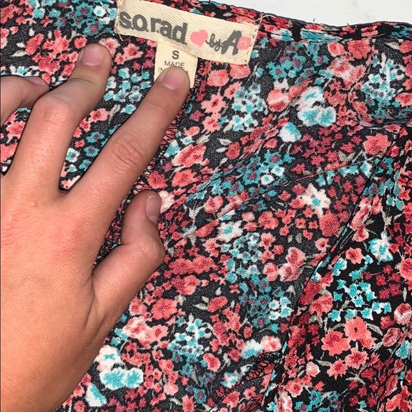 Floral dress button up/criss cross waist, small - Picture 6 of 6